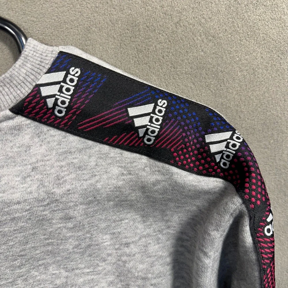 Adidas Sweatshirt Mens Medium Grey Taped Sleeve‎ GD54447 Logo Pullover Excellent